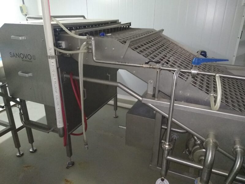 Enfriadora y peladora de huevos