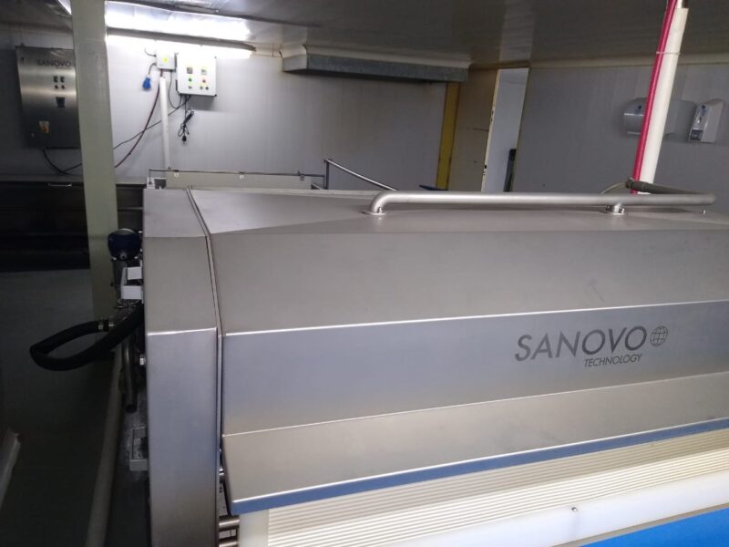 Enfriadora y peladora de huevos