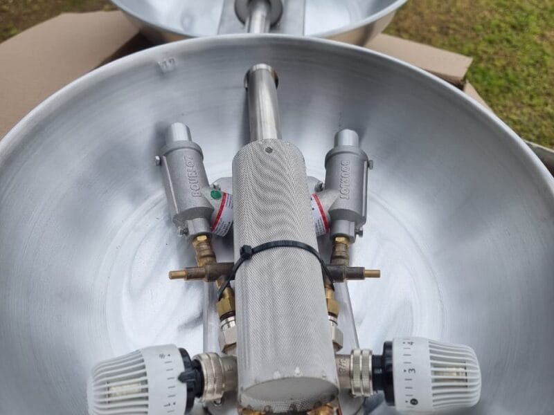 Campanas avícolas para mil pollos